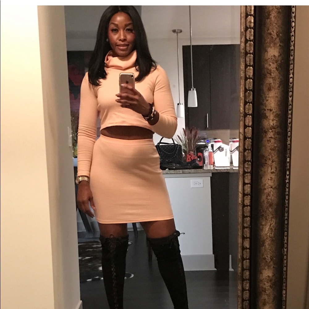 2pc Skirt Set by Muxxn